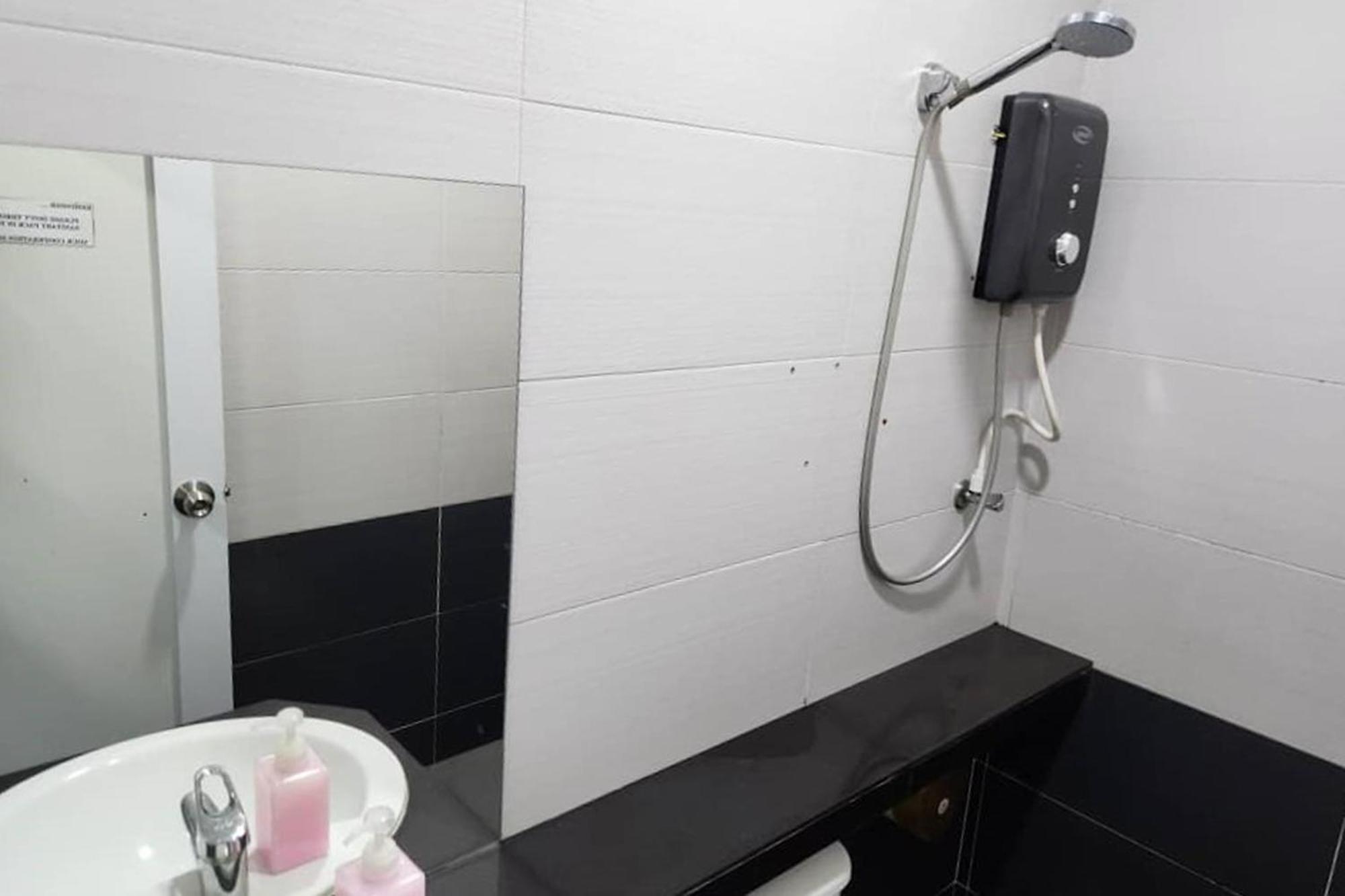 Hotel Alam Indi Johor Bahru Eksteriør bilde