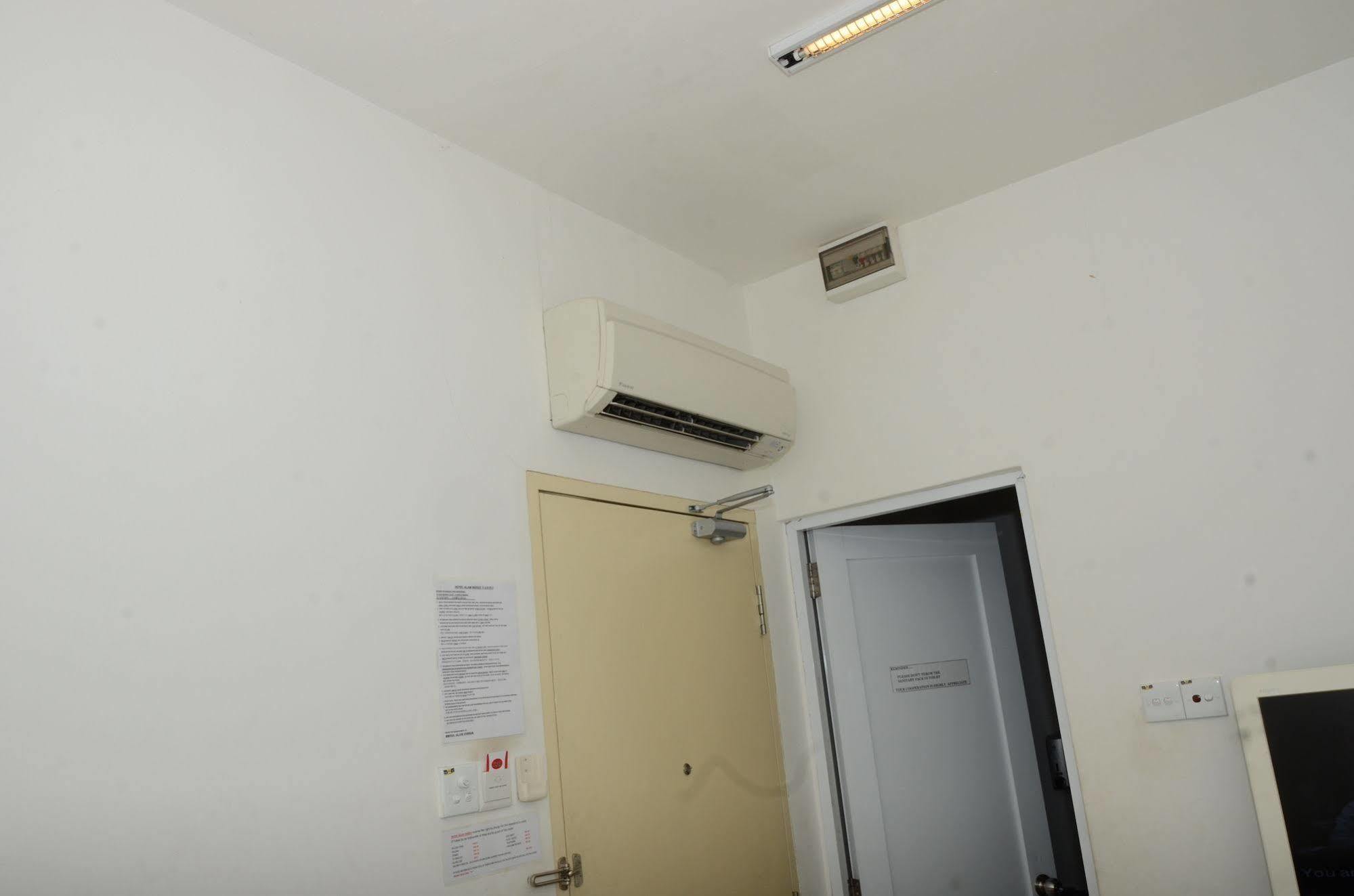 Hotel Alam Indi Johor Bahru Eksteriør bilde